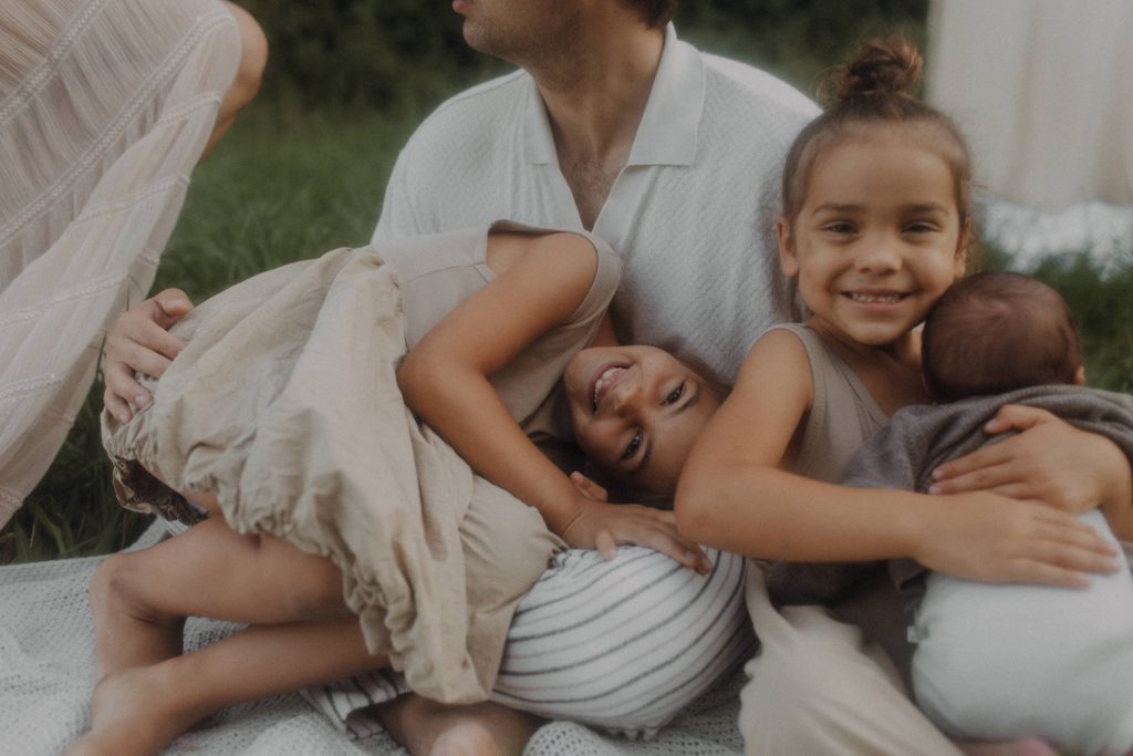 Familienfotografie mit Neugeborenem